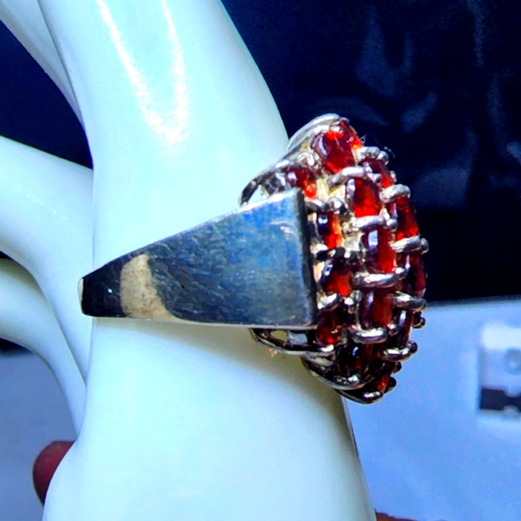 Sterling Silver Garnet Cluster Ring size 8 - Picture 3 of 11